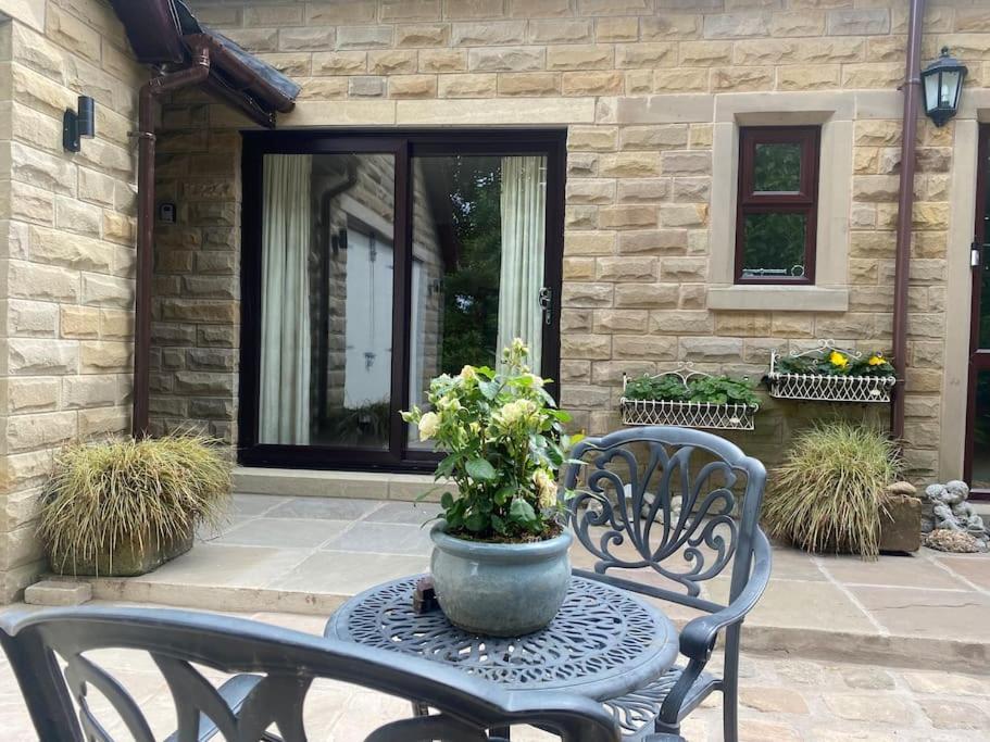 Beautiful 1 Bedroom Holiday Home In Lancaster Bagian luar foto
